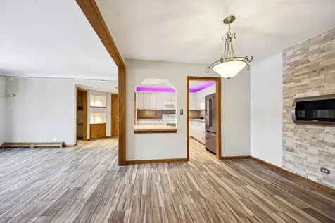 527 West Eastman Street Arlington Heights IL 60005