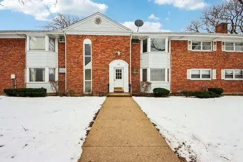 527 West Eastman Street Arlington Heights IL 60005