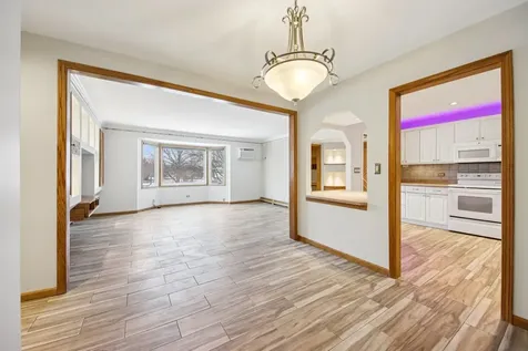 527 West Eastman Street Arlington Heights IL 60005
