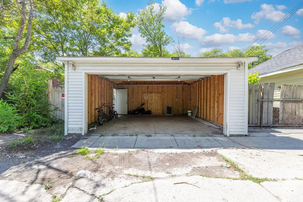 5721 South Hermitage Avenue Chicago IL 60636