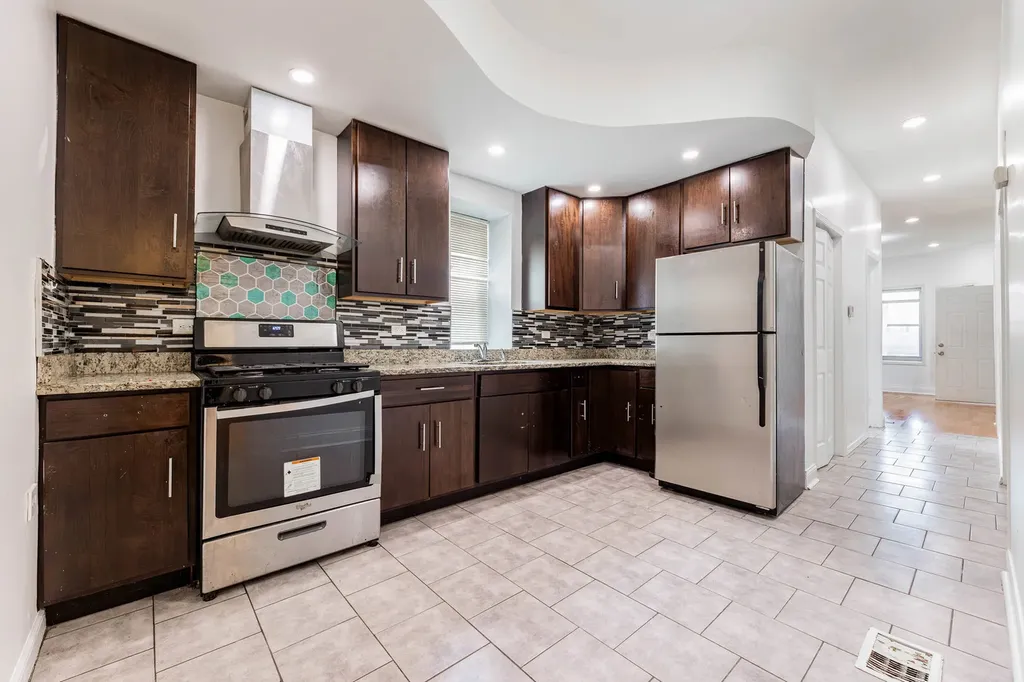 5721 South Hermitage Avenue Chicago IL 60636