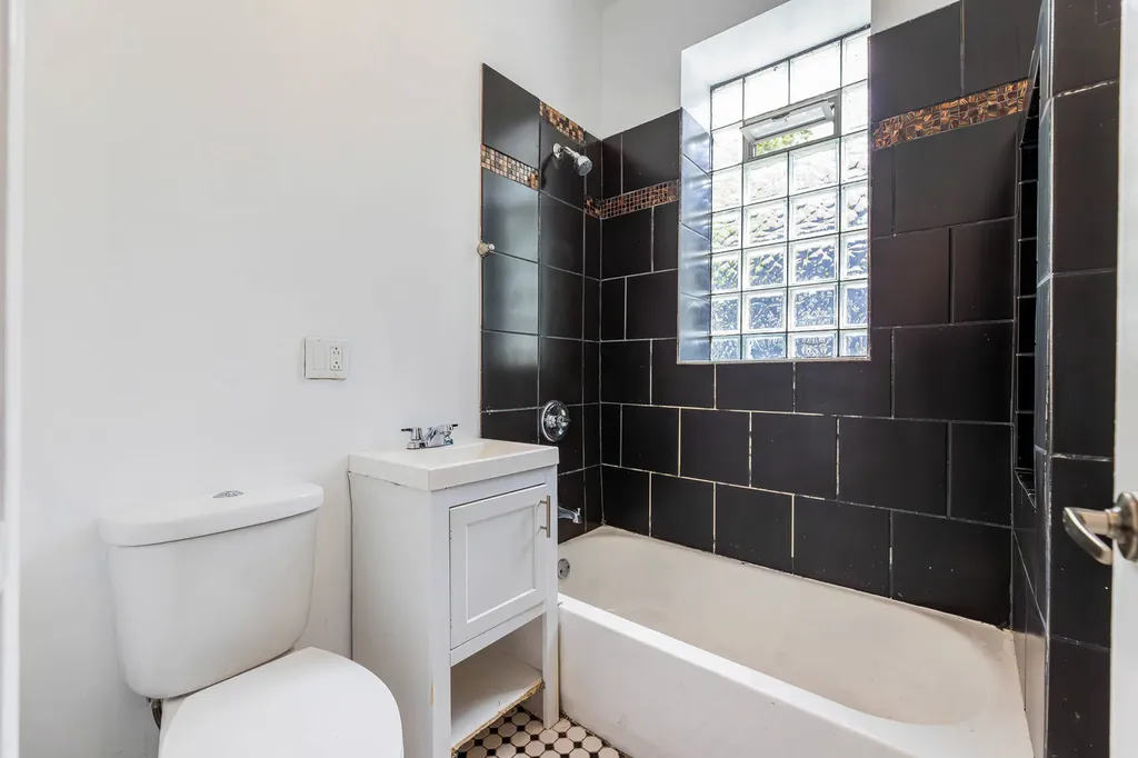5721 South Hermitage Avenue Chicago IL 60636