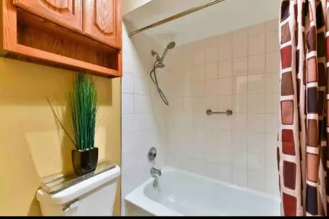 5113 North East River Road Chicago IL 60656