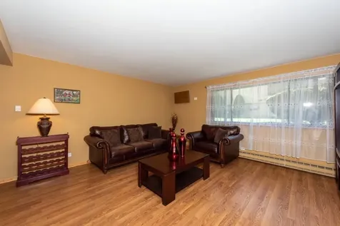 5113 North East River Road Chicago IL 60656