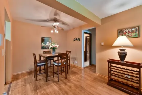 5113 North East River Road Chicago IL 60656