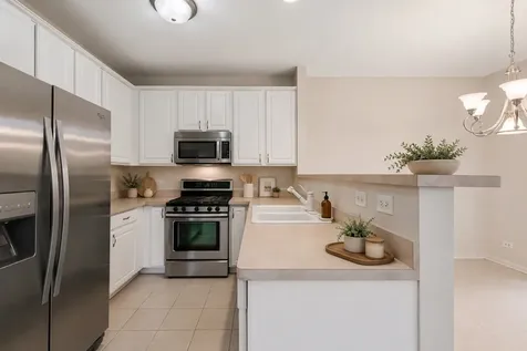 641 Bridle Court Lakemoor IL 60051