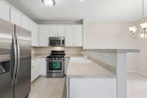 641 Bridle Court Lakemoor IL 60051