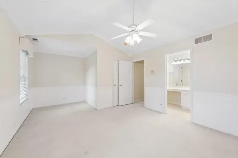 641 Bridle Court Lakemoor IL 60051