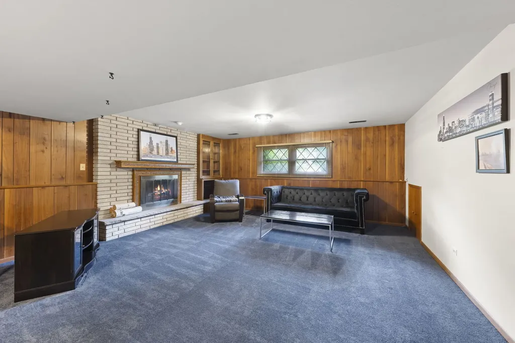 403 West Harding Road Lombard IL 60148
