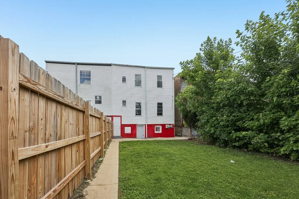 4938 West Fulton Street Chicago IL 60644