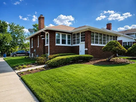 270 West 16th Street Chicago Heights IL 60411