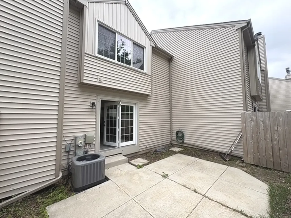 1953 Bayview Lane Aurora IL 60506