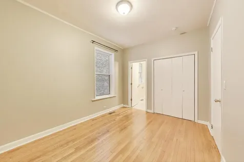4746 North Malden Street Chicago IL 60640