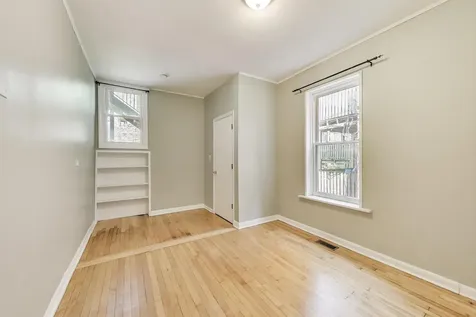 4746 North Malden Street Chicago IL 60640