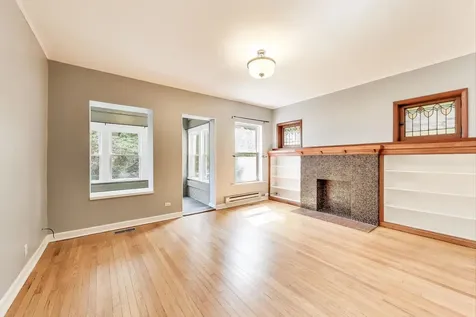 4746 North Malden Street Chicago IL 60640