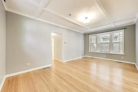 4746 North Malden Street Chicago IL 60640