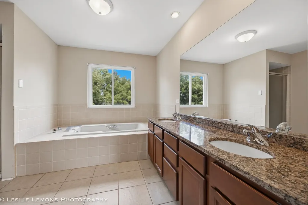859 Evergreen Avenue Glen Ellyn IL 60137