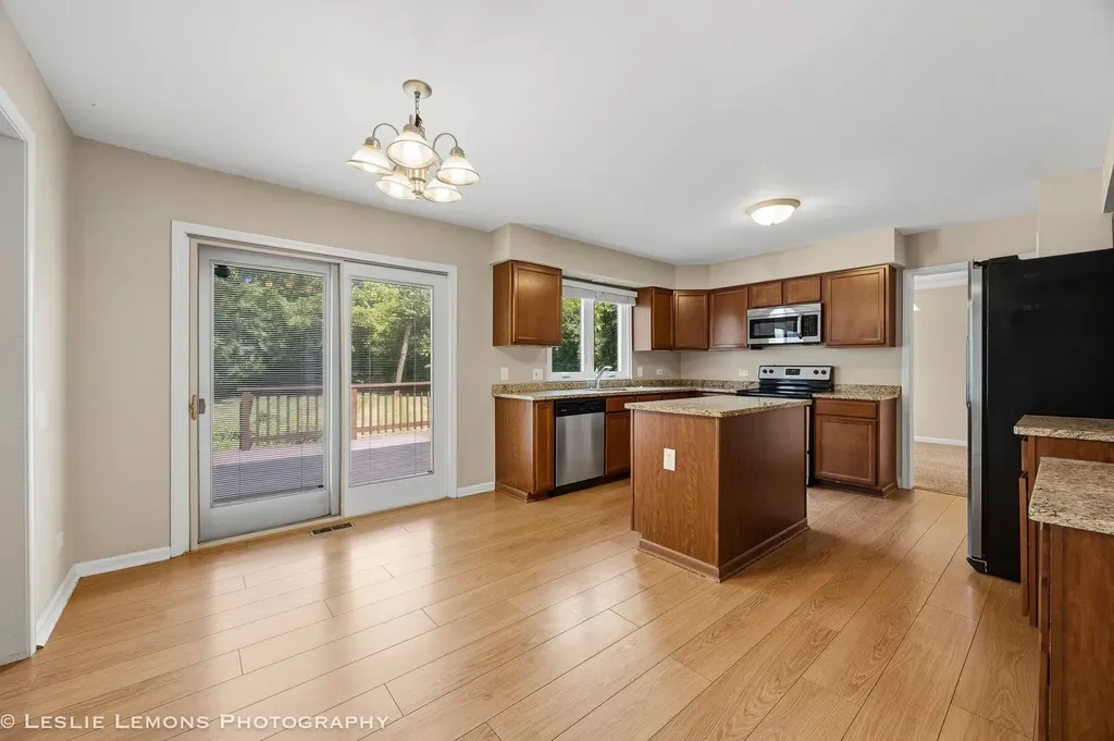 859 Evergreen Avenue Glen Ellyn IL 60137