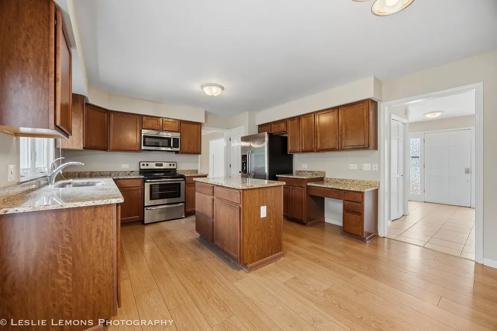 859 Evergreen Avenue Glen Ellyn IL 60137