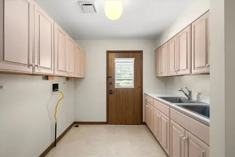 9 Buckingham Drive Sugar Grove IL 60554