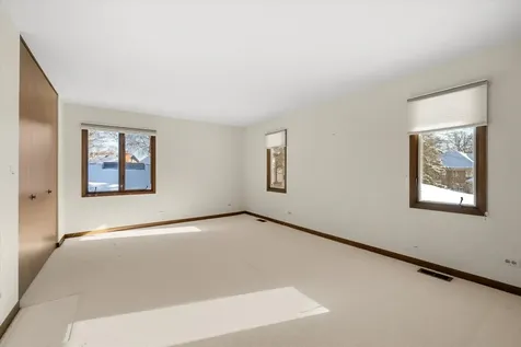 9 Buckingham Drive Sugar Grove IL 60554