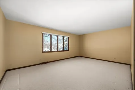 9 Buckingham Drive Sugar Grove IL 60554