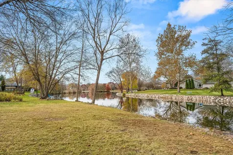 9 Buckingham Drive Sugar Grove IL 60554