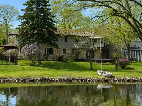 9 Buckingham Drive Sugar Grove IL 60554
