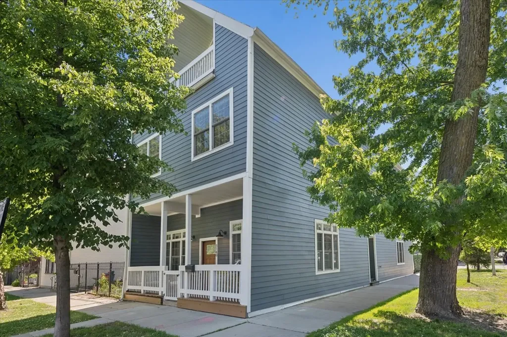 3140 North Richmond Street Chicago IL 60618