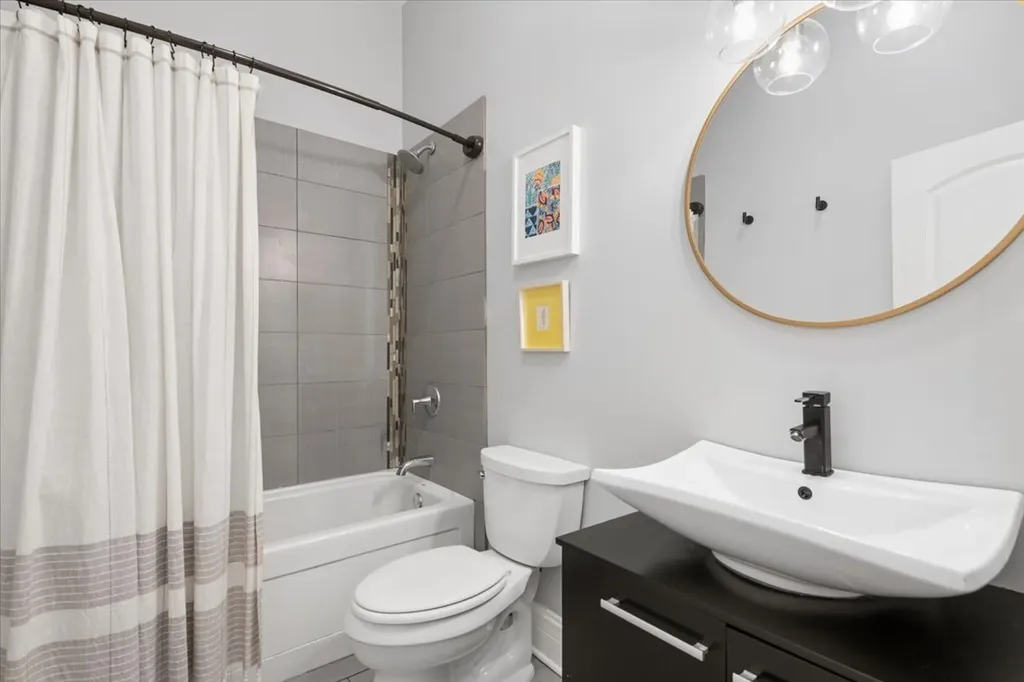 3140 North Richmond Street Chicago IL 60618