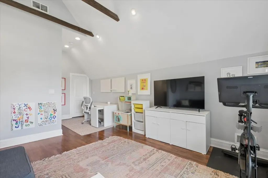 3140 North Richmond Street Chicago IL 60618