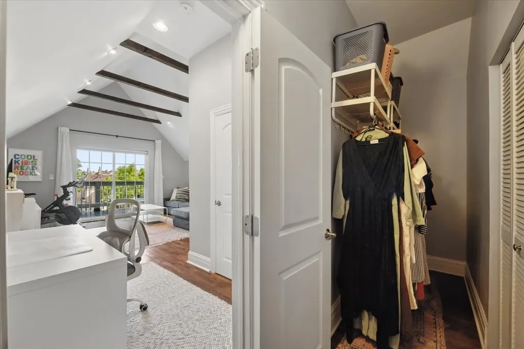 3140 North Richmond Street Chicago IL 60618