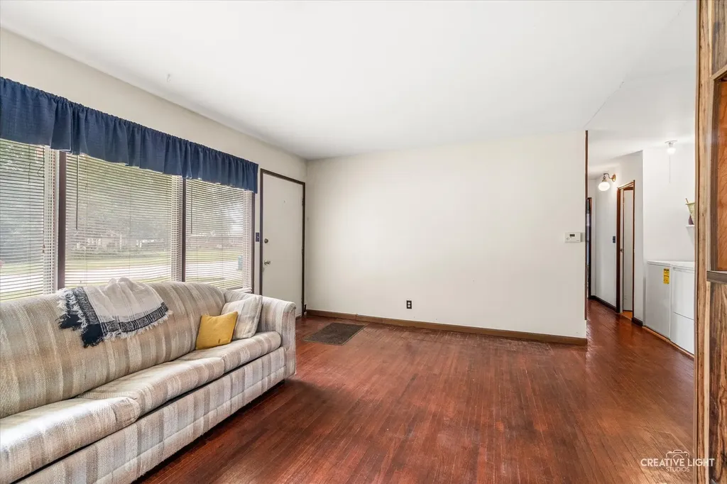 825 Foran Lane Aurora IL 60506