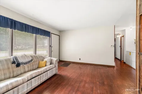 825 Foran Lane Aurora IL 60506