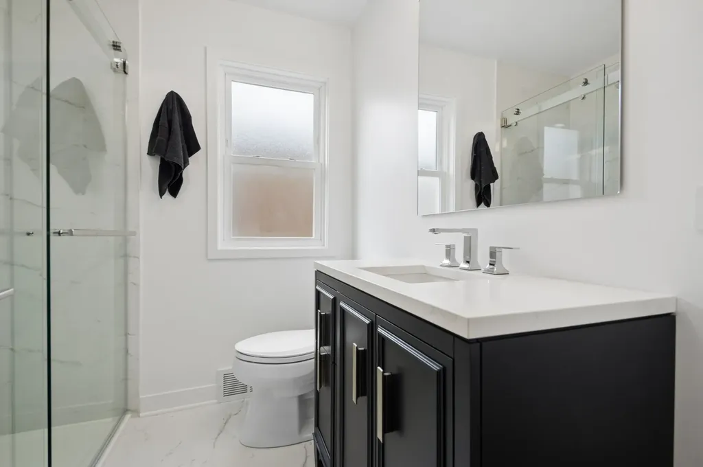 6341 North Tripp Avenue Chicago IL 60646