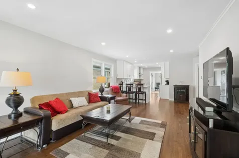 6341 North Tripp Avenue Chicago IL 60646