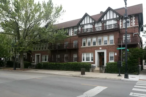 4450 North Sheridan Road Chicago IL 60640