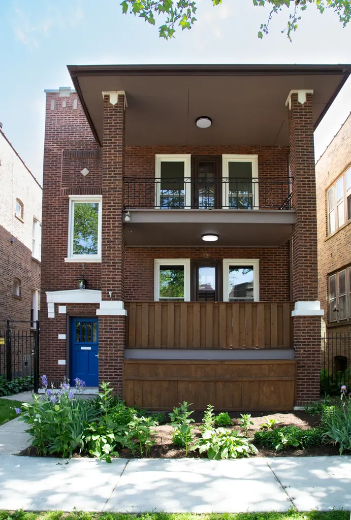4727 West Schubert Avenue Chicago IL 60639