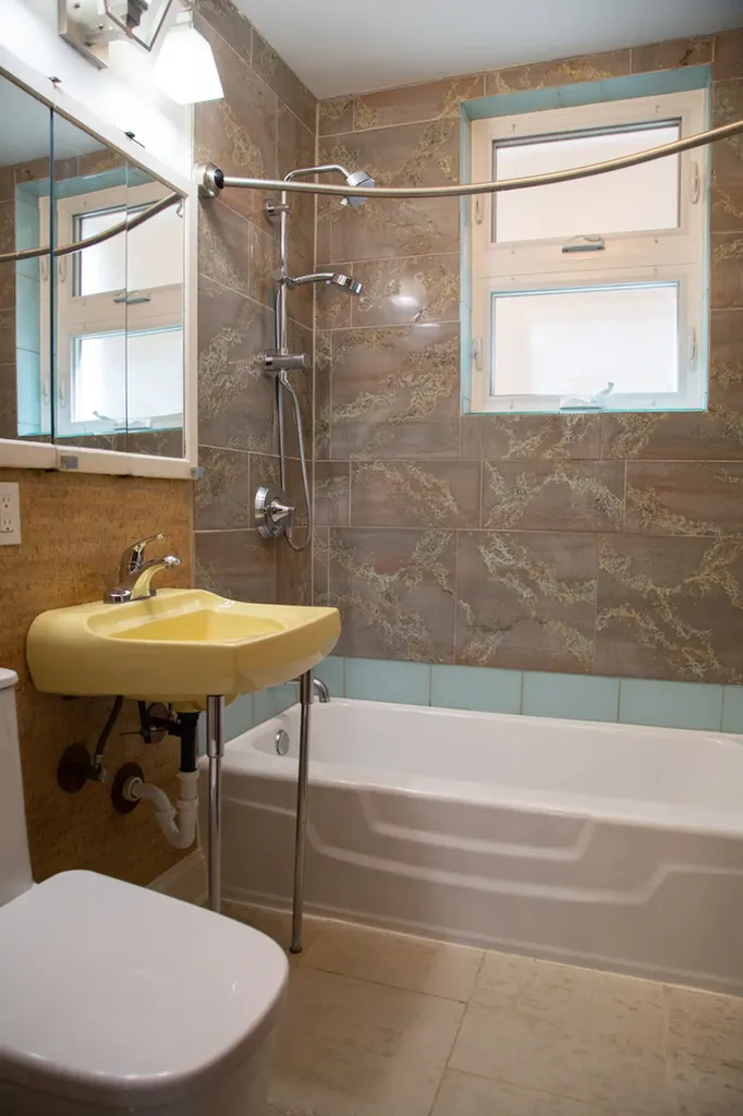 4727 West Schubert Avenue Chicago IL 60639