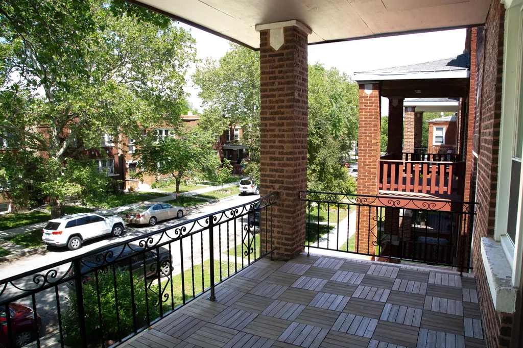 4727 West Schubert Avenue Chicago IL 60639