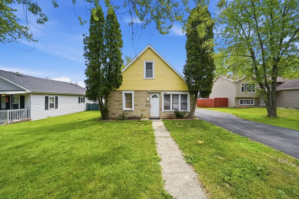 2407 Hermon Avenue Zion IL 60099