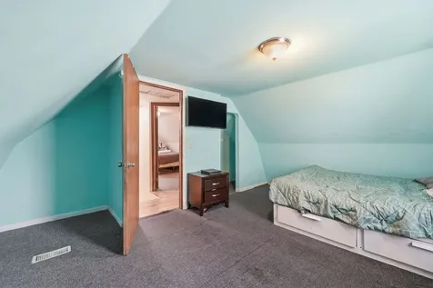 2407 Hermon Avenue Zion IL 60099