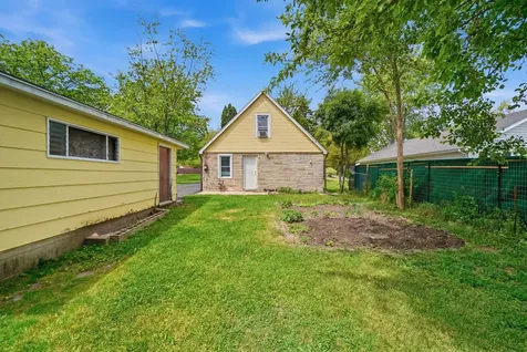 2407 Hermon Avenue Zion IL 60099