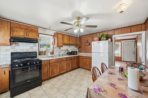 2407 Hermon Avenue Zion IL 60099