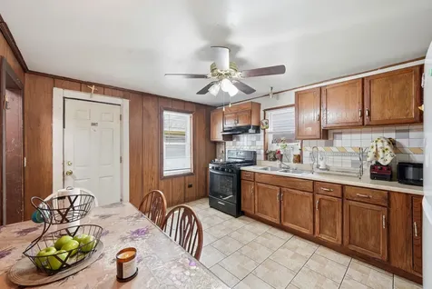 2407 Hermon Avenue Zion IL 60099