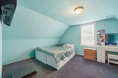 2407 Hermon Avenue Zion IL 60099