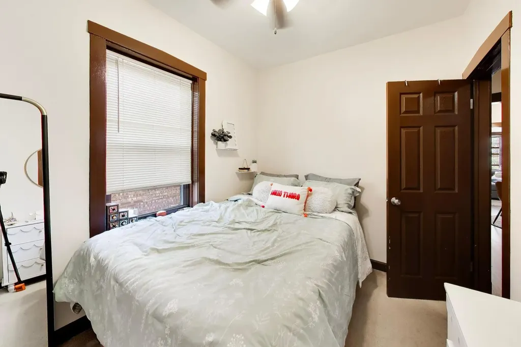5333 West Foster Avenue Chicago IL 60630