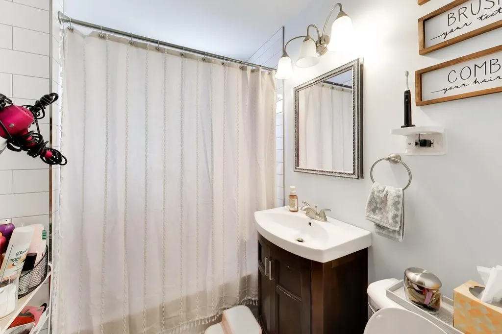 5333 West Foster Avenue Chicago IL 60630