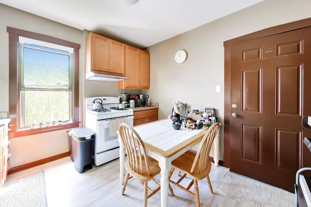 5333 West Foster Avenue Chicago IL 60630