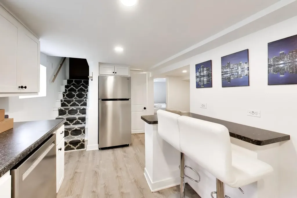 5333 West Foster Avenue Chicago IL 60630